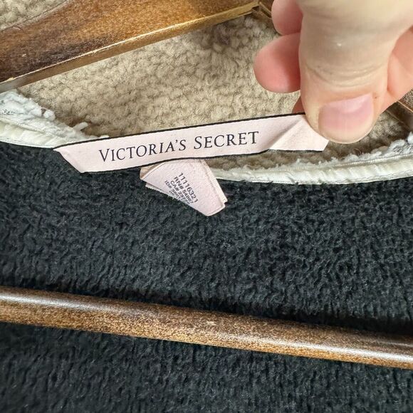 Victoria's Secret Robe Womens XS/S‎ Black Sherpa Fleece Hooded Tie Waist Luxury - Picture 3 of 10
